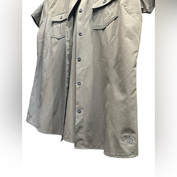 The North Face Gray Short Sleeve Shirt size L - Picture 5 of 8